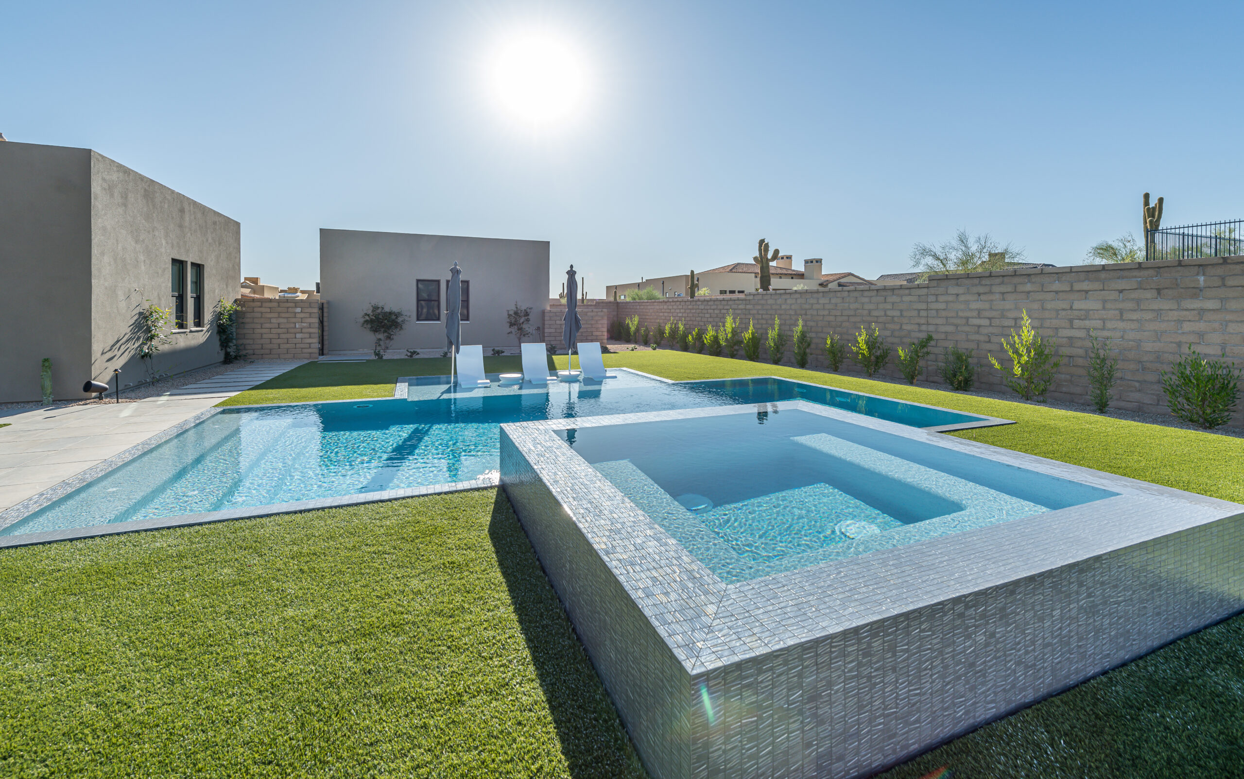 Perimeter Overflow Spa