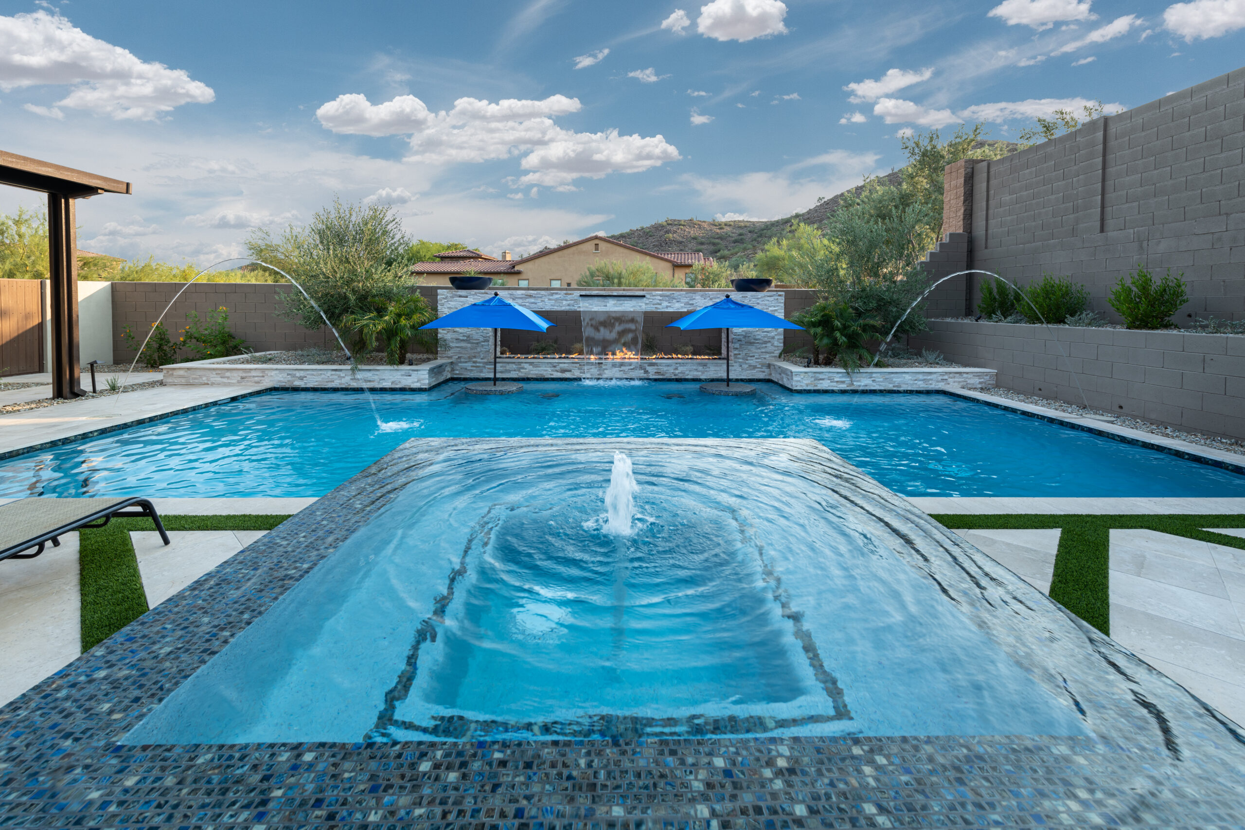 Perimeter Overflow Spa